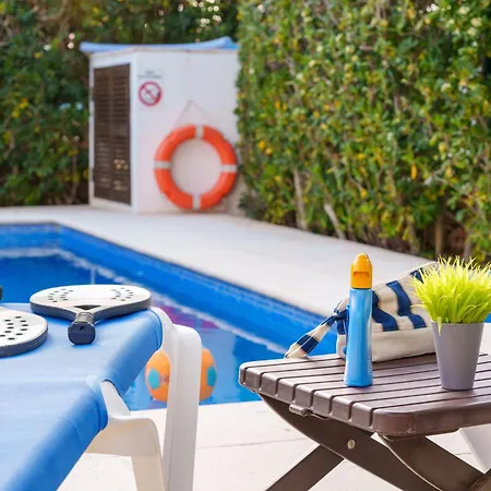 Aure Con Piscina Y Aire Acondicionado
